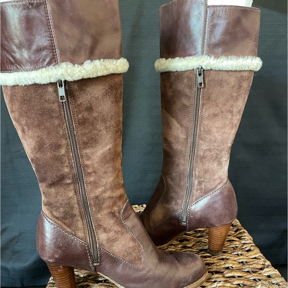 Brown suede Ugg boots size 6.5 - Picture 4 of 6